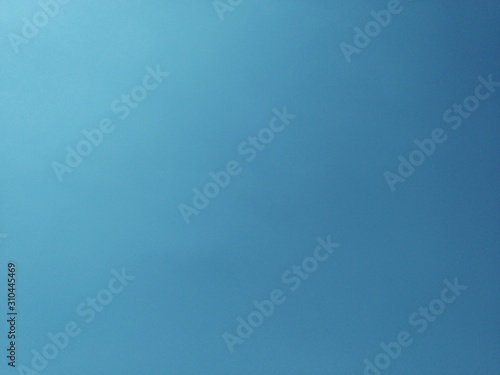 The background of the sky is cloudless, adjust the sunlight from the top left corner.