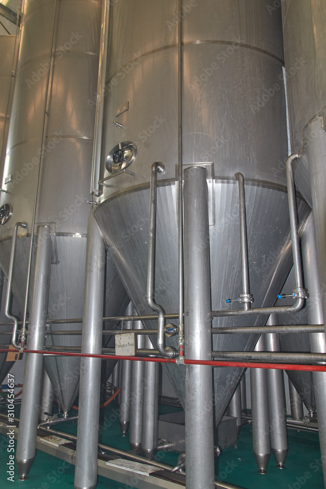 Spanish olive oil process in factory Spanish olive oil process in factory