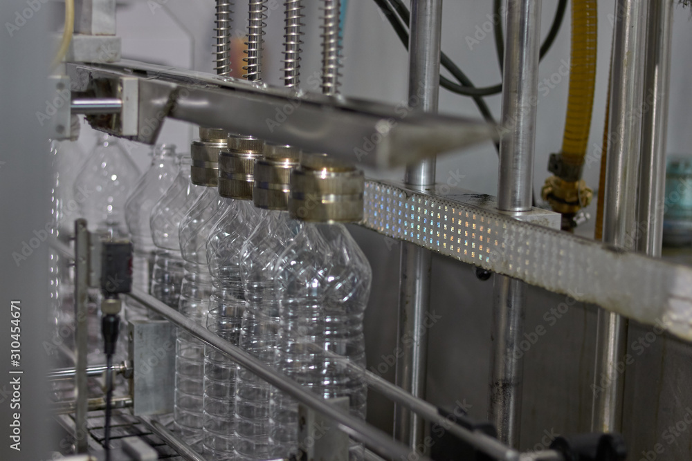 Naklejka premium Spanish olive oil process in factory