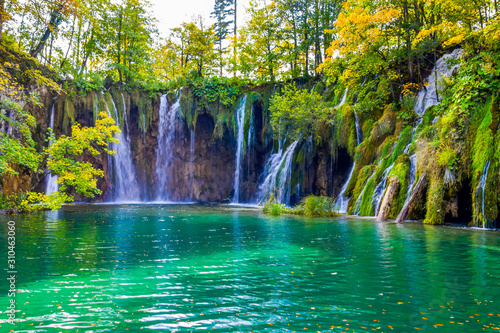 Waterfalls in Plitvice Lakes National Park, Croatia © Marcin Michalczyk