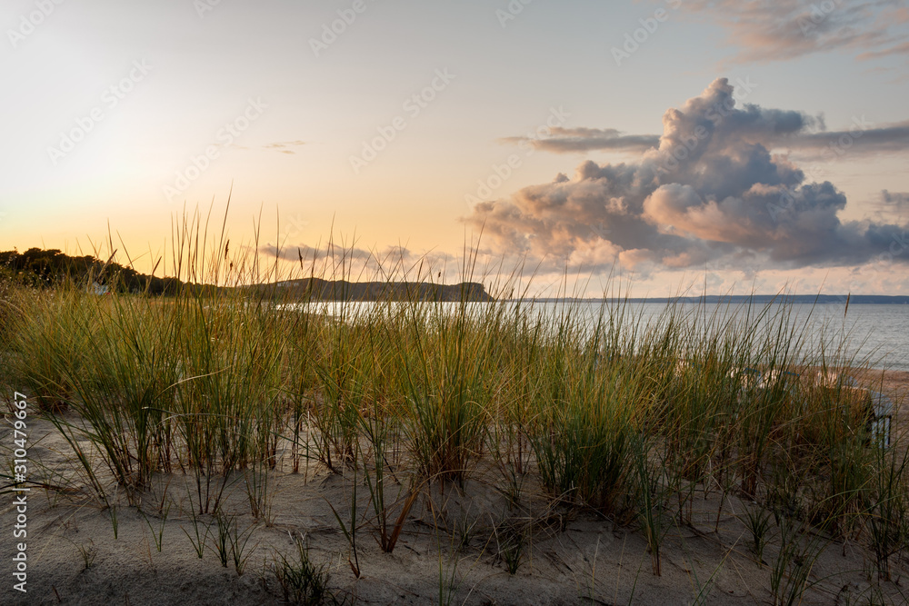 Sonnenuntergang am Nordstrand in Ostseebad Göhren auf der Insel Rügen an der Ostsee