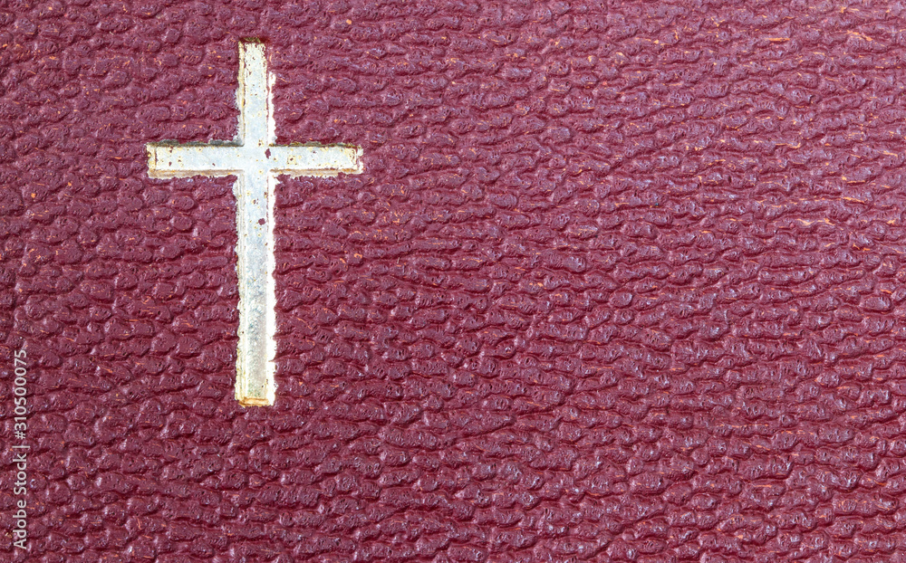 Capa de livro religioso com cruz