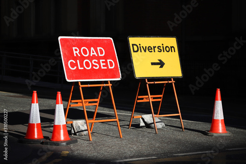 Fotografia Road closed and Diversion signs