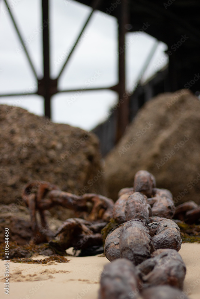 Fototapeta premium Chained pier