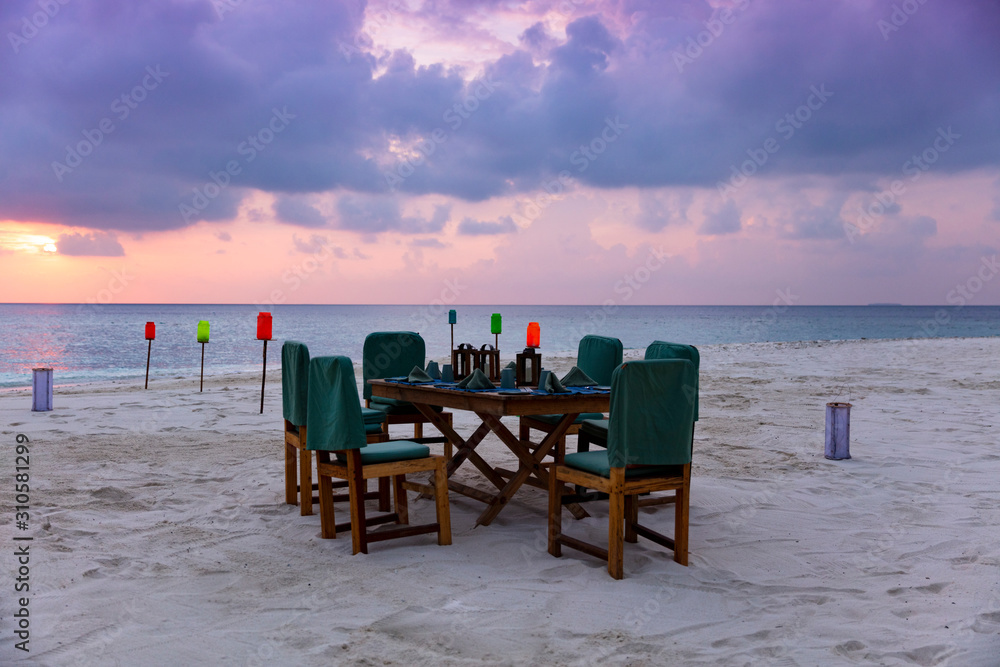 Private luxury dining experience on pristine tropical beach Private luxury dining experience on pristine tropical beach