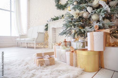 Beautiful decorated Christm...