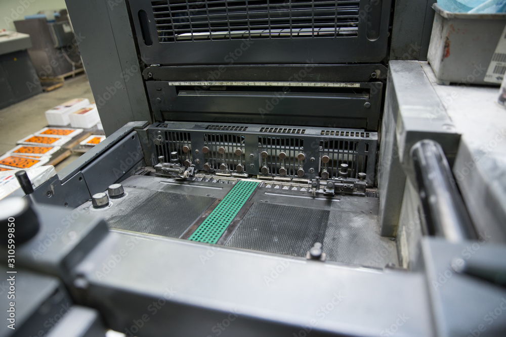 Offset printing machine and cutting machione for typography