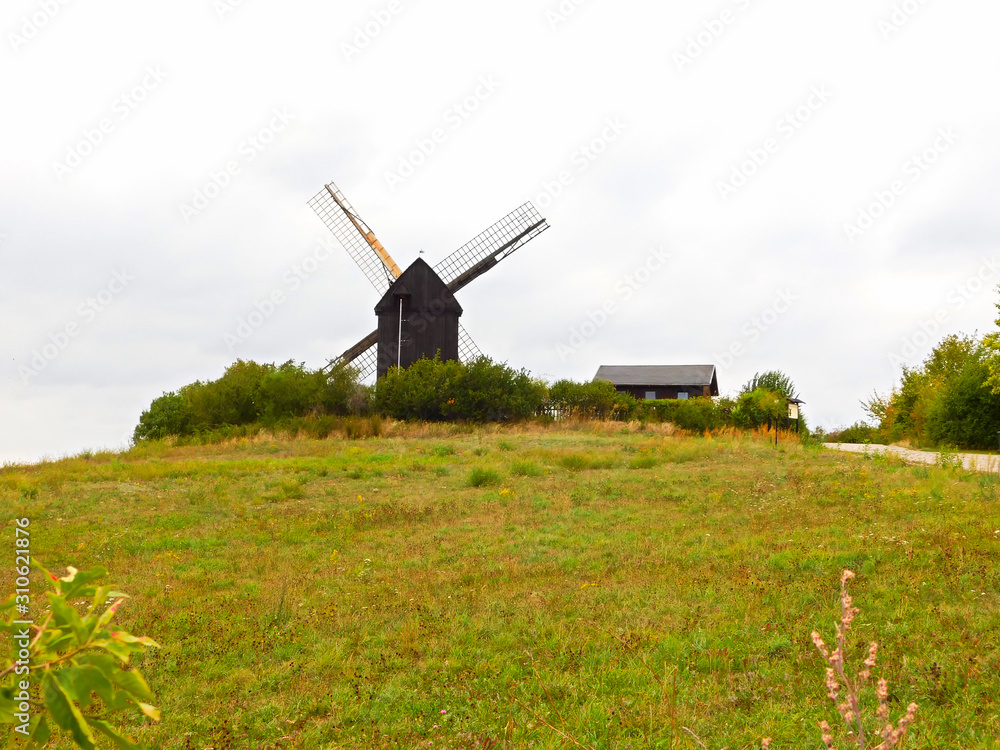 Fototapeta premium Sanierung an der Bockwindmühle
