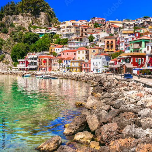 Fototapeta Naklejka Na Ścianę i Meble -  Coloful beautiful town Parga - perfect getaway in Ionian coast of Greece