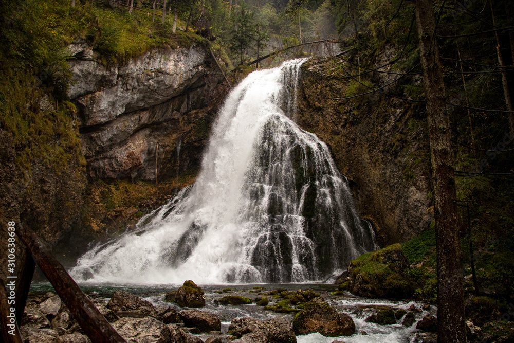 Fototapeta premium Gollinger Wasserfall