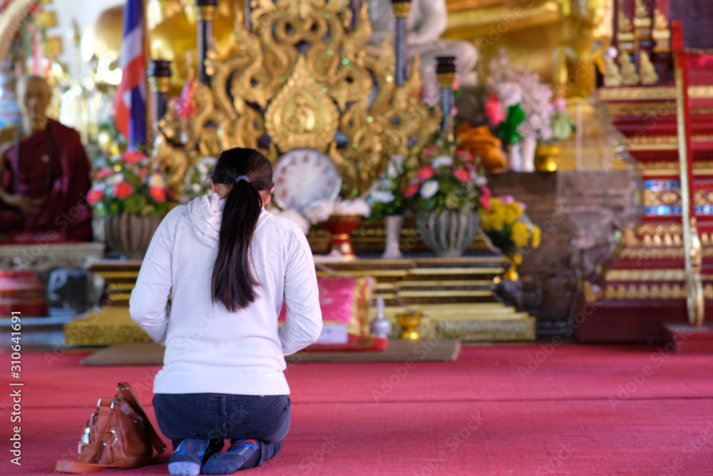 statue of buddha in temple