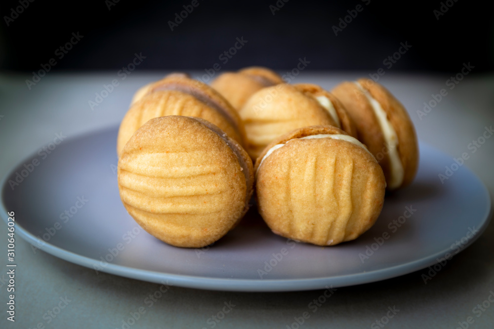 YoYo Shortbread Biscuits or Melting Moments YoYo Shortbread Biscuits or Melting Moments