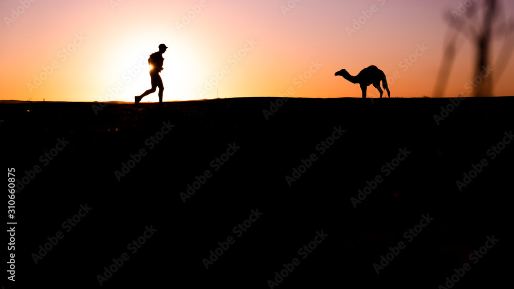 Corredor en el desierto