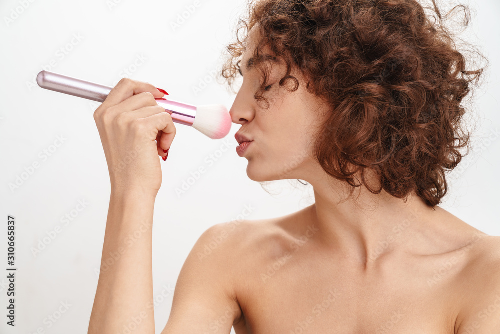 Obraz premium Close up beauty portrait of an attractive young topless woman