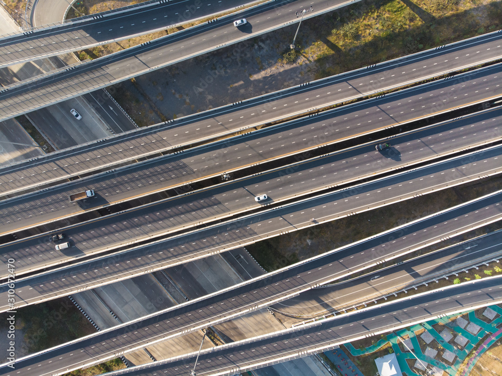 Obraz premium Freeway transport junction city road 4 lane aerial view