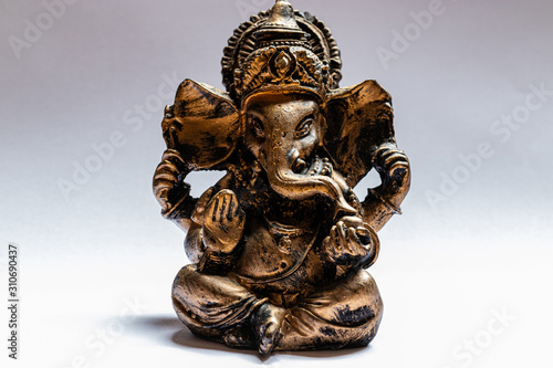 miniatura da Ganesha simbolo deusa do hinduismo