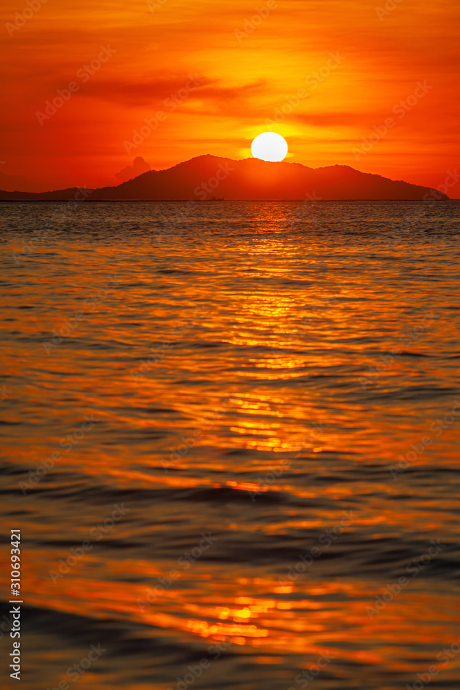 Naklejka premium Beautiful sunset twilight over sea beach at Bangsan beach