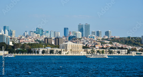 View of the Istanbul waterfront © Phuong