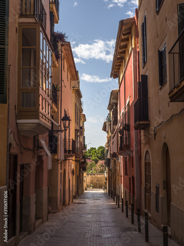narrow street in palma mallorca