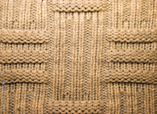  Warm sweater with a beautiful pattern of handmade wool.