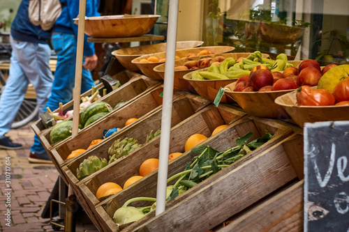 Obst und Gemüse Verkaufsstand Hofladen Markt