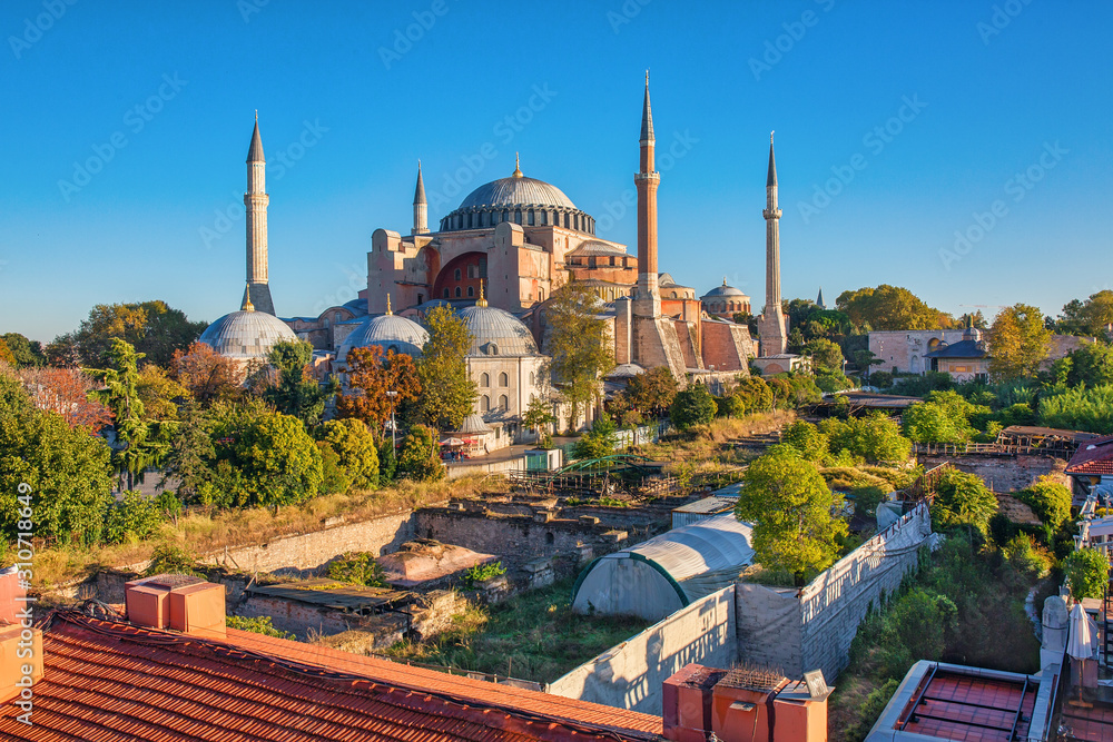 Fototapeta premium View to Hagia Sofia, beautiful historic landmark in Sultanahmet, Istanbul