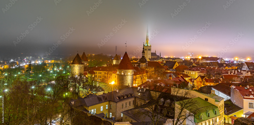 Obraz premium Tallinn, Estonia Old City