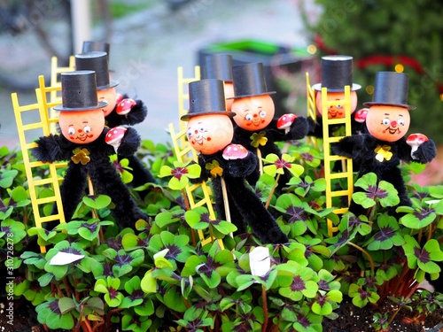 Glücksbringer zum kommenden Jahreswechsel :) Schornsteinfeger und 4-Blättriger Klee.