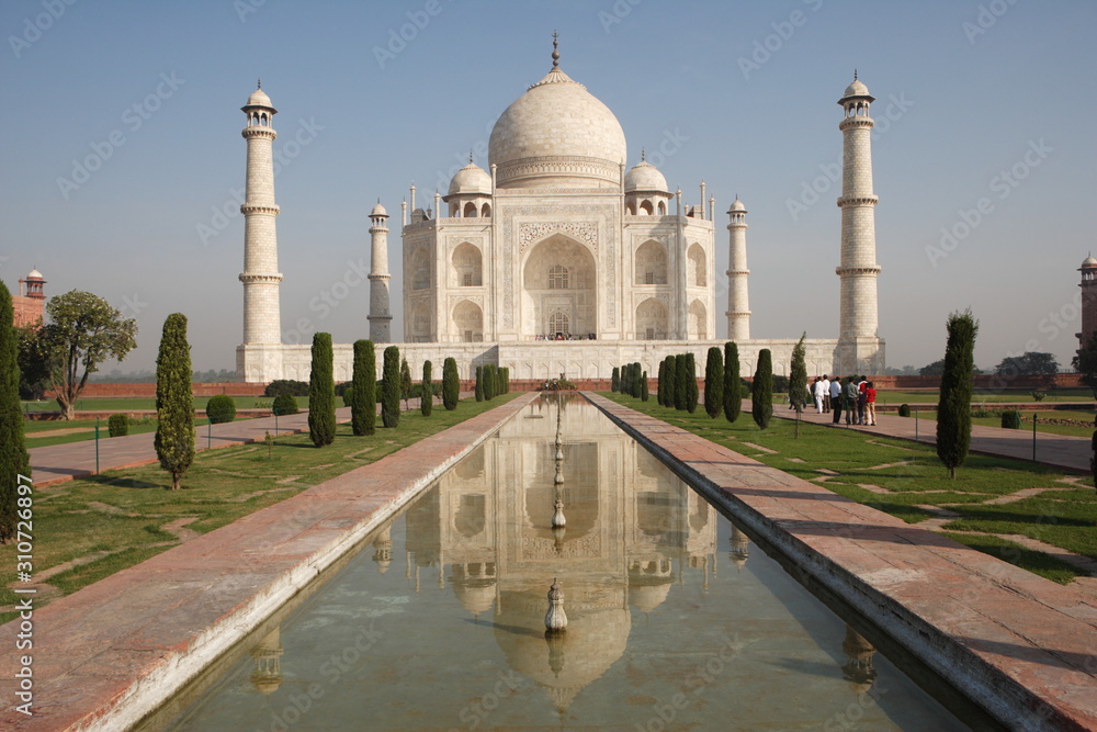 Fototapeta premium Taj Mahal, Agra, Uttar Pradesh, India, UNESCO World Heritage Site
