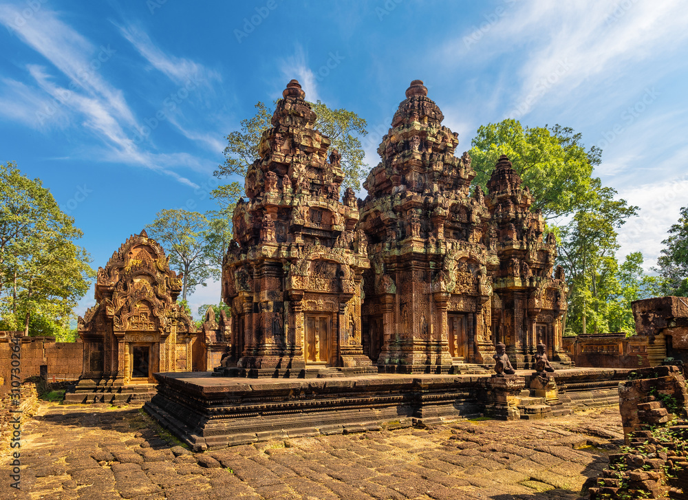 Obraz premium Landscape with Banteay Srei or Lady Temple, Siem Reap, Cambodia