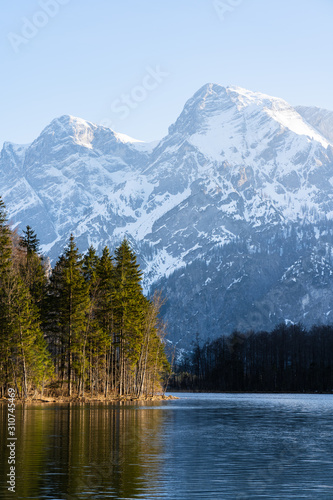 Mountain Lake and Forest Under a Blue Sky © Christian Unger
