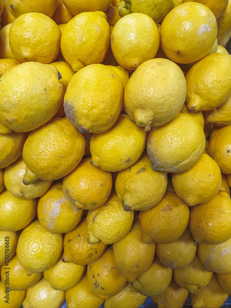 lemons in market