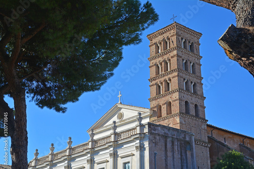 Basilika Santi Bonifacio e Alessio, Rom photo