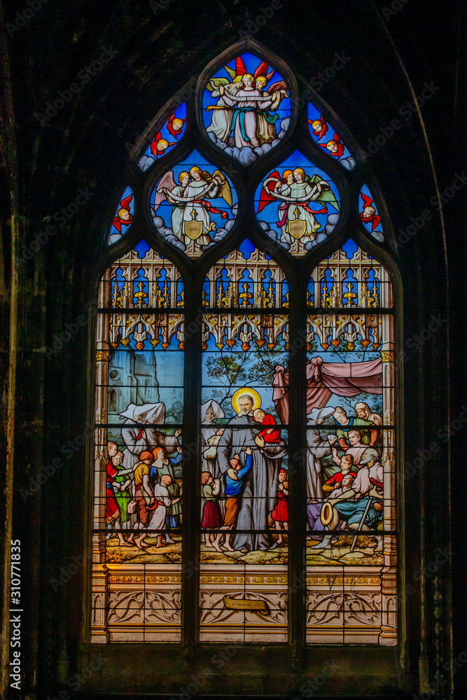Fototapeta premium vitraux de l'église saint sèverin