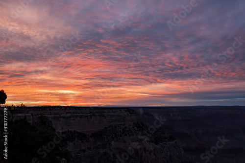 Beautiful sunset landscape of the Grand Canyon National Park © Kit Leong