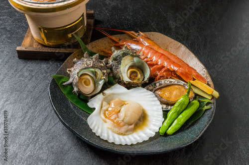 新鮮な貝もりあわせ　seafood (Scallop, Abalone, turbanshell) photo