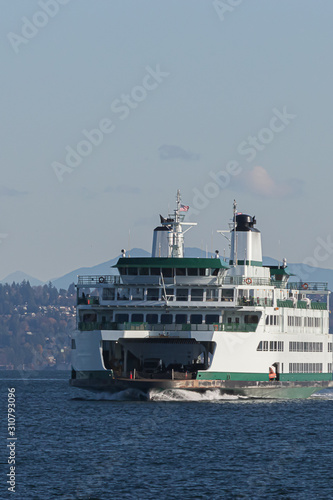 Canvas Print washington ferry on puget sound along the shores of seattle area