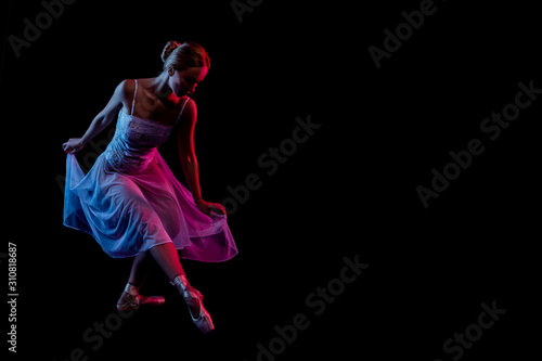 Tela color portrait ballerina dancing