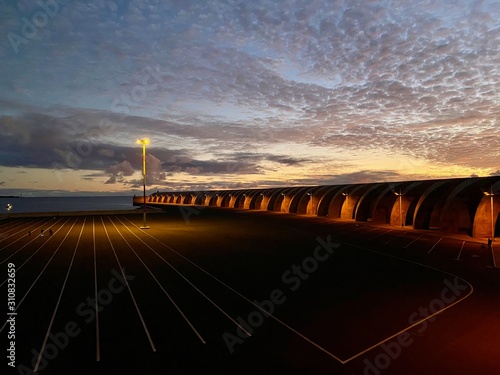 Hafen bei Dunkelheit