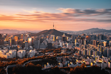 Fototapete Seoul Skyline der Innenstadt von Seoul  © Atakorn