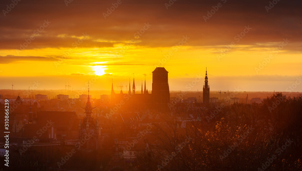 Fototapeta premium Amazing sunrise over the Gdansk city in Poland