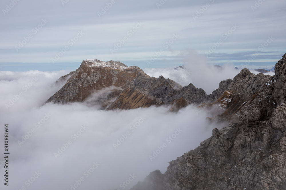 Obraz premium Die Allgäuer Alpen - Das Nebelhorn im Herbst