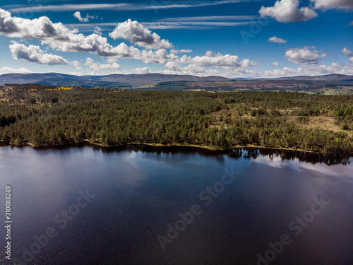 Die nördlichen Highlands von Schottland - Luftbild