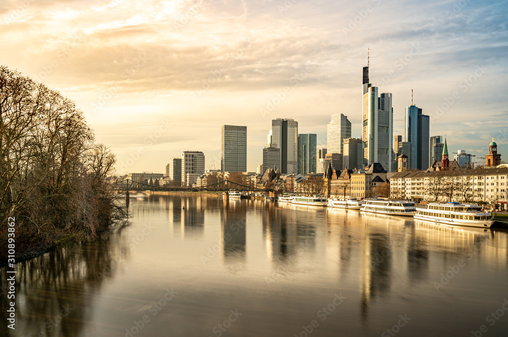 Fototapeta premium frankfurt skyline with reflections in the main river, frankfurt am main, germany