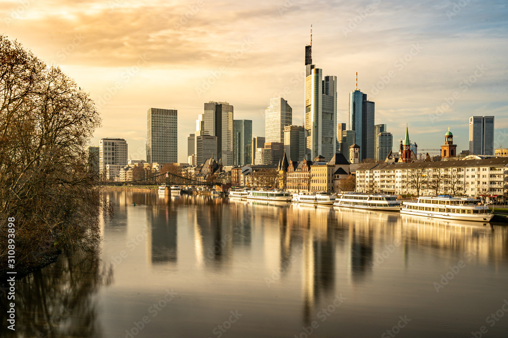 Fototapeta premium frankfurt skyline with reflections in the main river, frankfurt am main, germany