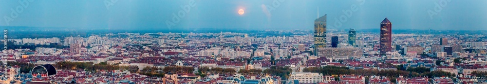 Panorama de Lyon à la tombée du jour