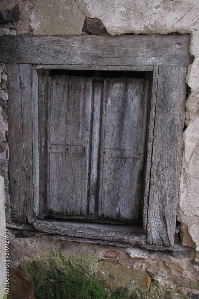 ventanaa madera antigüa de pueblo arte rural ventanaa madera antigüa de pueblo arte rural