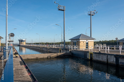 Doppelsparschleuse Hohenwarthe, gehört zum Wasserstraßenkreuz Magdeburg.