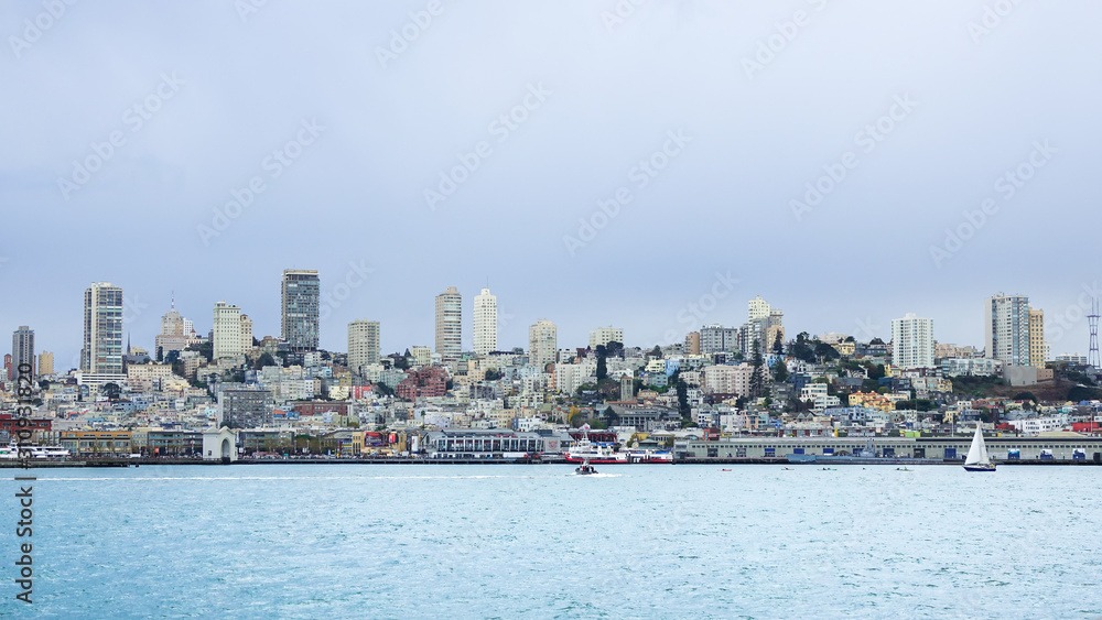 Fototapeta premium Panoramic view of San Francisco, California, USA Skyline