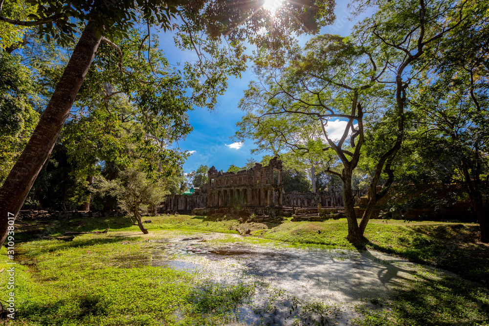 Naklejka premium Preah Kahn Collonade